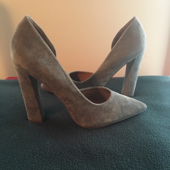 (SOLD) Steve Madden Grey Heels - Picture 5 of 5